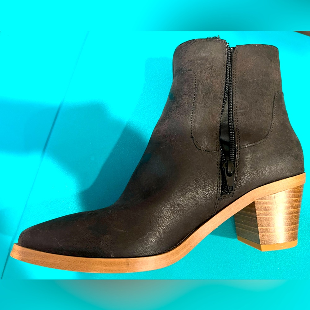 NWT…MIA Chelsea Boot